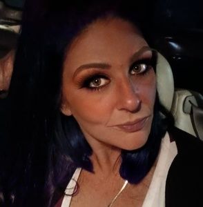 Meet your Posher, Leandra